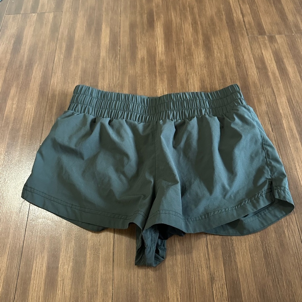 Varley Kallin Running Short 1.5" Olive Stone green size XS sold out style - Picture 5 of 9
